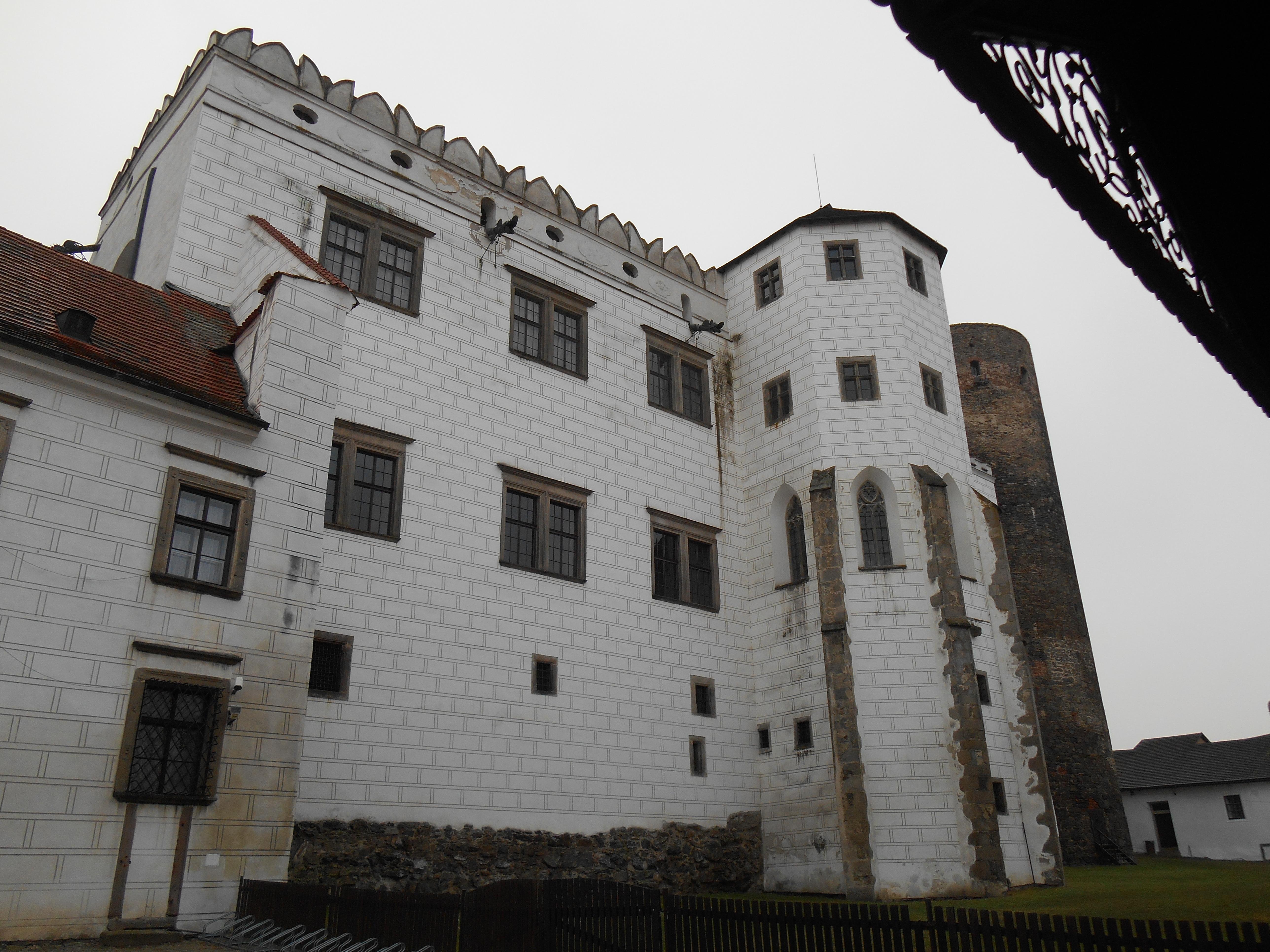 Gotický hradní palác - 2. nádvoří